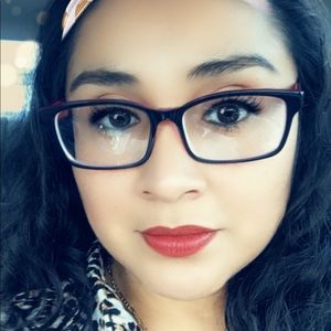 Meet your Posher, Mireya